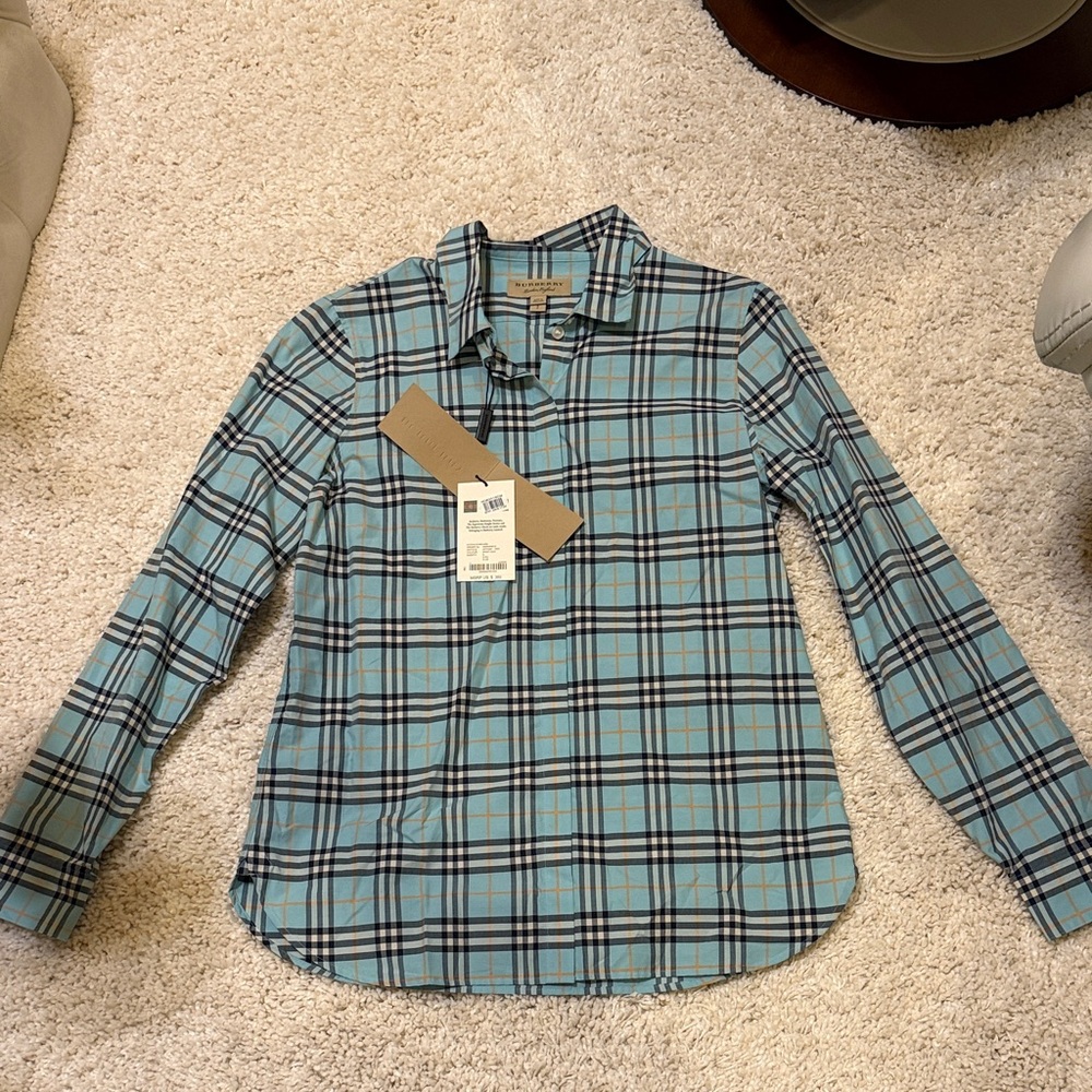 New Burberry dress shirt women’s small blouse light blue back white  small long